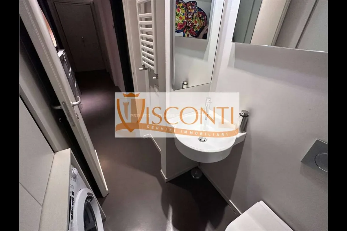 Three-room apartment for sale in Isola, Milan