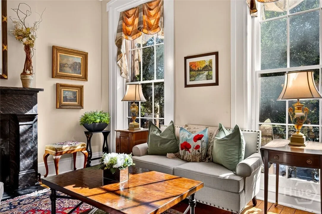 208 E Liberty Street, Savannah, Georgia, United States. - Photo 3