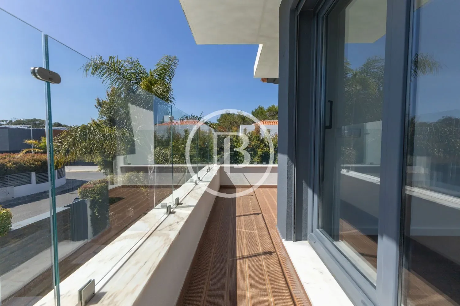 Exterior photo 9