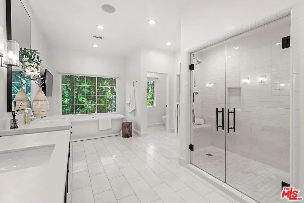 9928 Toluca Lake Avenue, Los Angeles, California, United States. - Photo 37