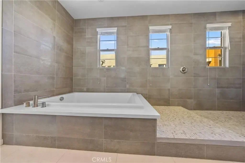 105 newall, Irvine, California, United States. - Photo 40