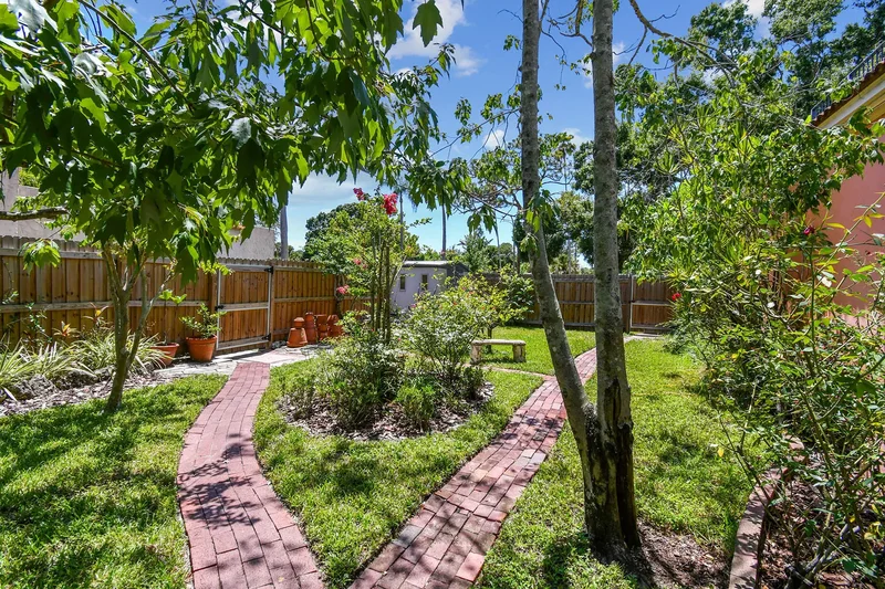100 72nd Street S, St Petersburg, FL 33707, St. Petersburg, Florida, United States. - Photo 13