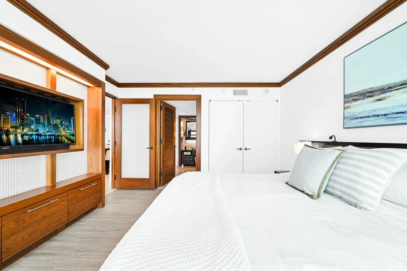 6801 Collins Ave Unit# 811 (door 810), Miami Beach, FL 33141, Miami Beach, Florida, United States. - Photo 12