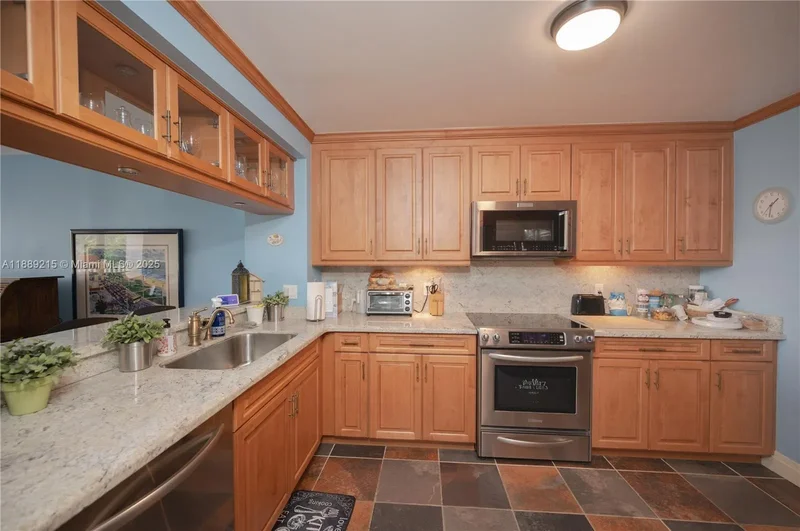 3 Grove Isle Dr C308, Miami, Florida, United States. - Photo 5