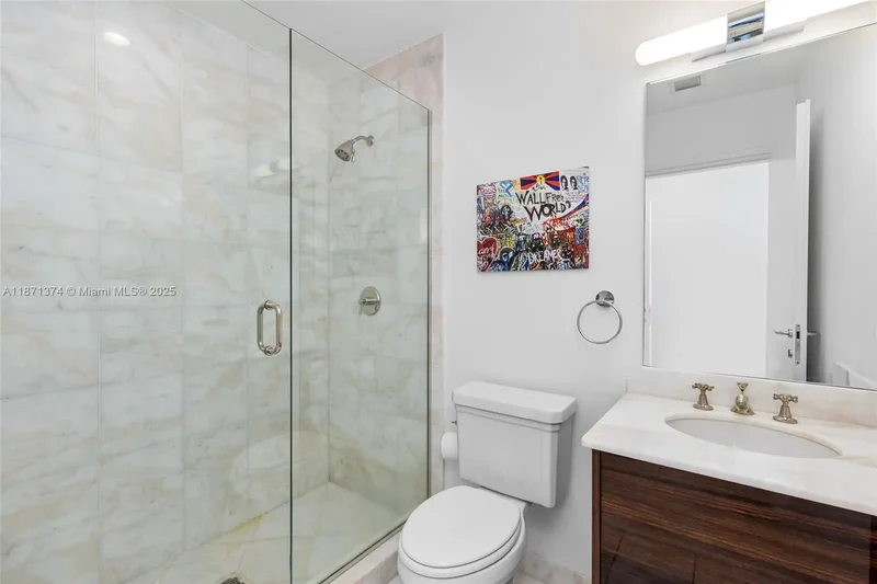 50 S Pointe Dr 1005, Miami Beach, Florida, United States. - Photo 18