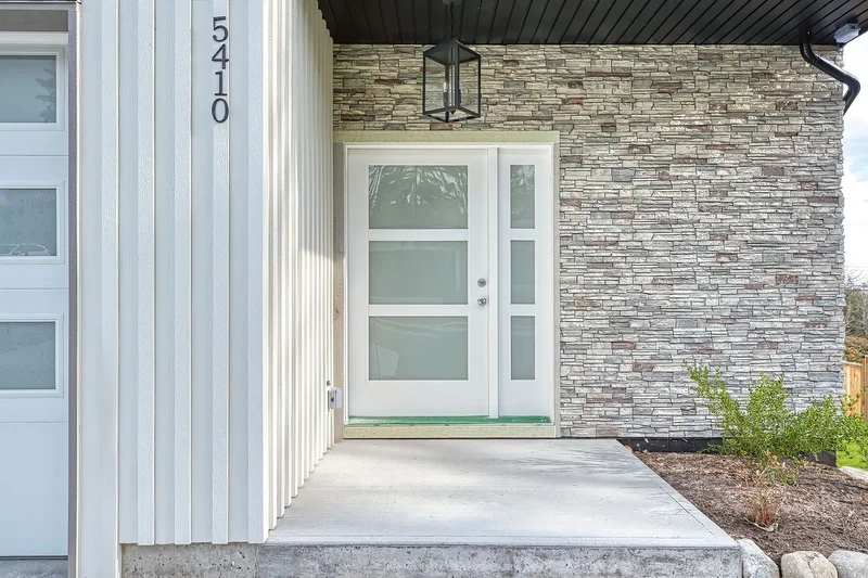 5410 Stellar Way, Sechelt, BC V7Z 0M3, Sechelt, British Columbia, Canada. - Photo 8