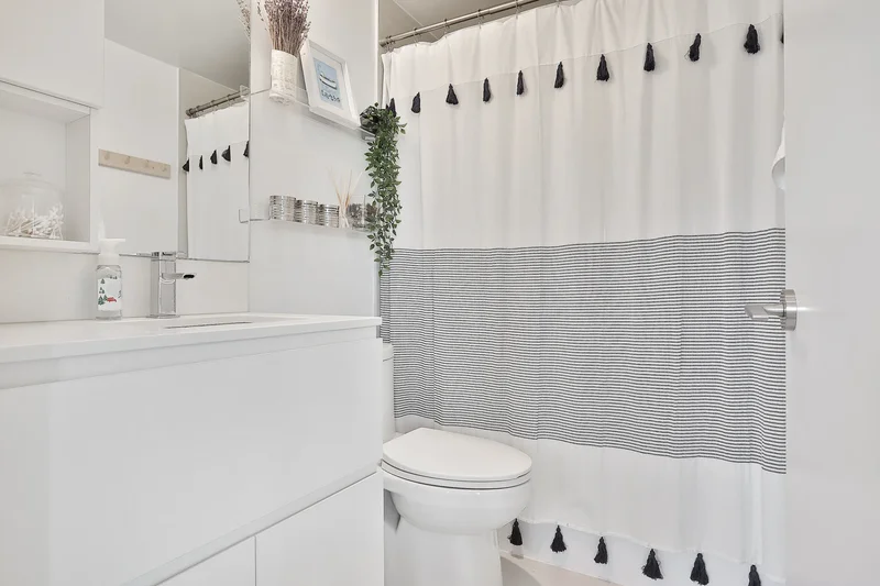 665 Kingston Rd  503, Toronto, ON M4E 0B6, Toronto, Ontario, Canada. - Photo 21