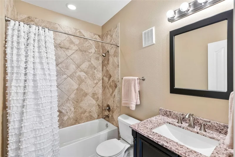 303 Spanish Cove Drive, Crosby, Texas, United States. - Photo 34