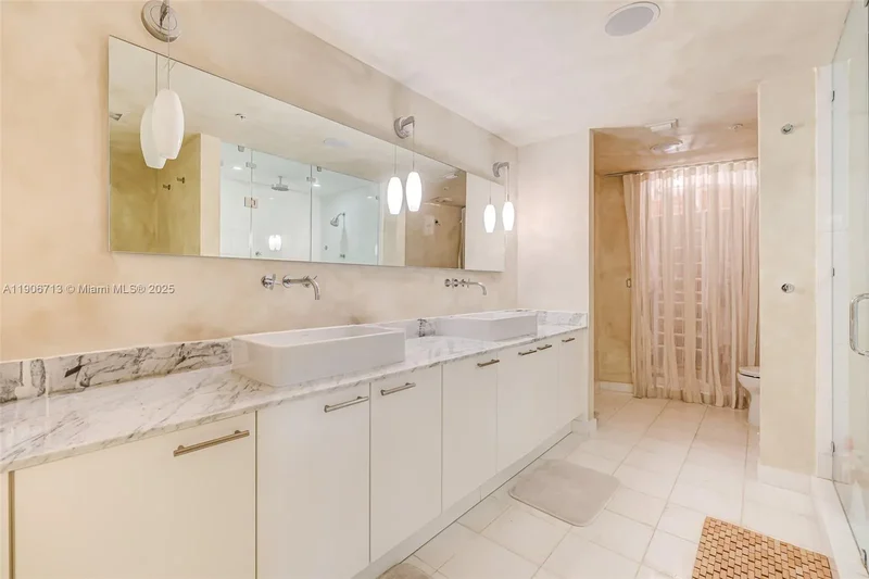 2001 Meridian Ave 307, Miami Beach, Florida, United States. - Photo 23