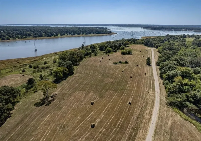 371 Private Road 7327, Lone Oak, Texas, United States. - Photo 6