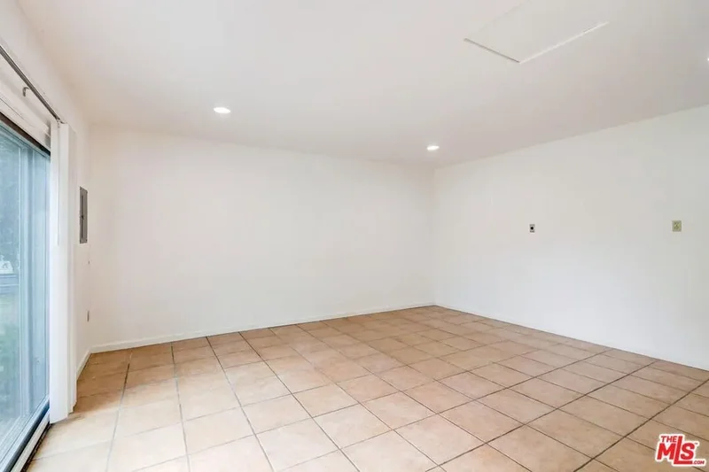 2716 Veteran Avenue, Los Angeles, California, United States. - Photo 26