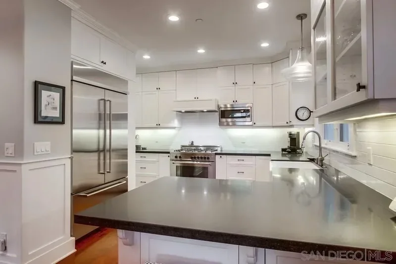 240 B Avenue, Coronado, California, United States. - Photo 5