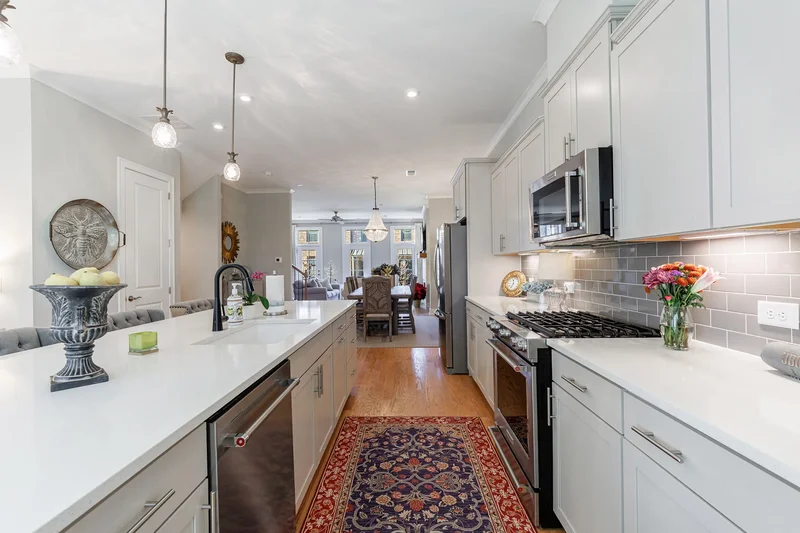 767 Hadley Lane NE , Marietta, GA 30068-5529, Marietta, Georgia, United States. - Photo 32