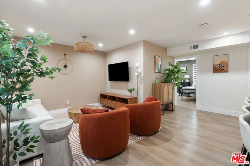 1341 N Mariposa Avenue, Los Angeles, California, United States. - Photo 15