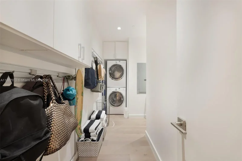 801 S Pointe Dr PH602, Miami Beach, Florida, United States. - Photo 32