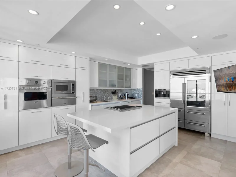 1425 Brickell Ave 52BC, Miami, Florida, United States. - Photo 20