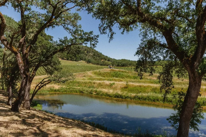 13418 Chalk Hill Road, Healdsburg, California, United States. - Photo 17