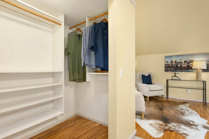 624 Lake Washington Blvd E , Seattle, WA 98112, Seattle, Washington, United States. - Photo 4
