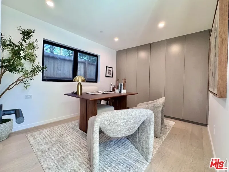 4040 Cartwright Avenue, Los Angeles, California, United States. - Photo 9