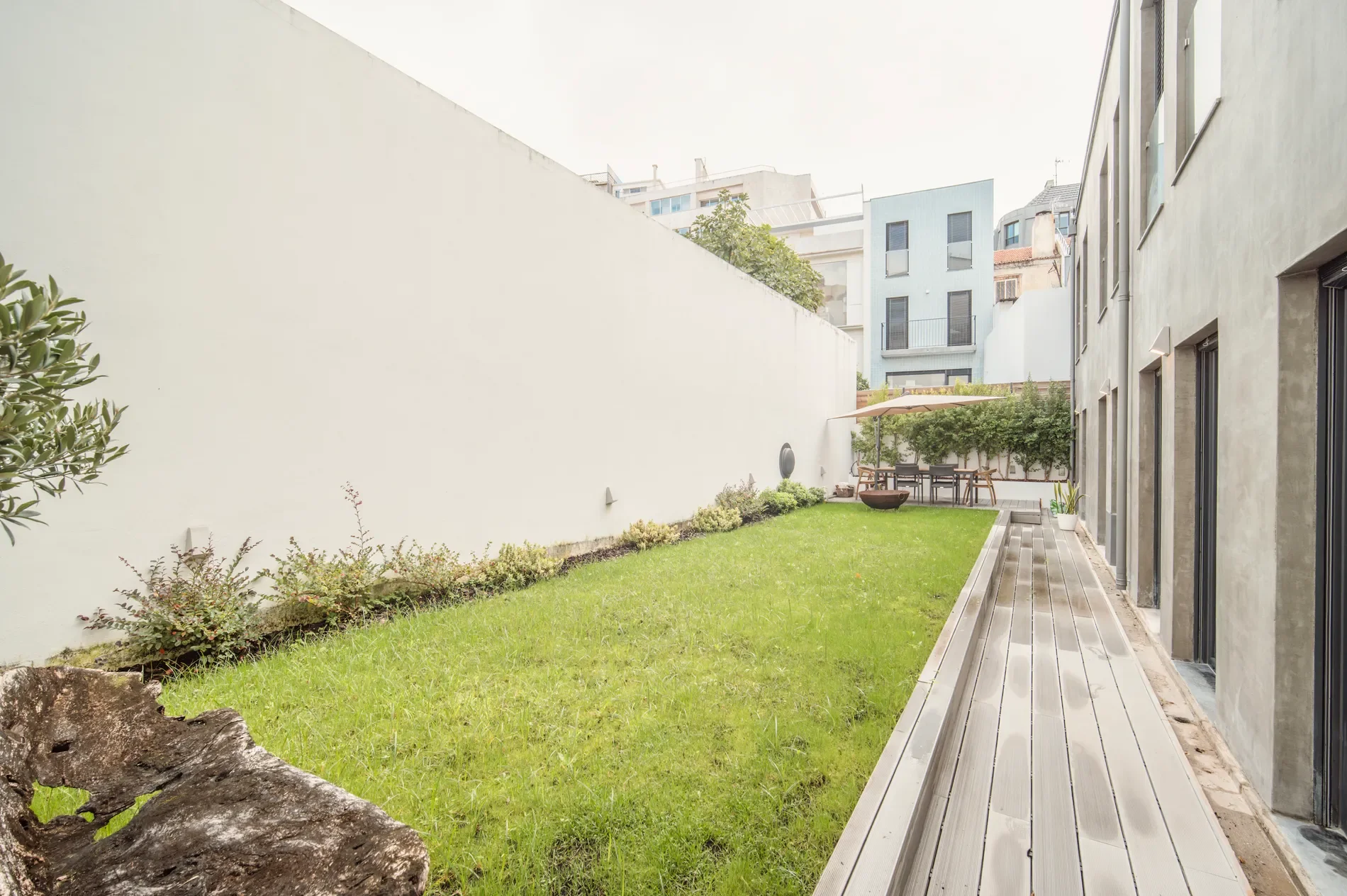 Exterior photo 7