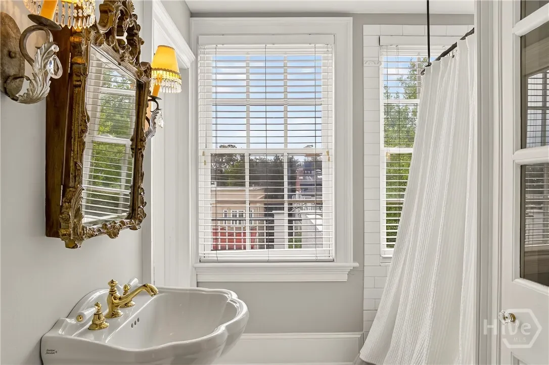203 W Charlton Street, Savannah, Georgia, United States. - Photo 28