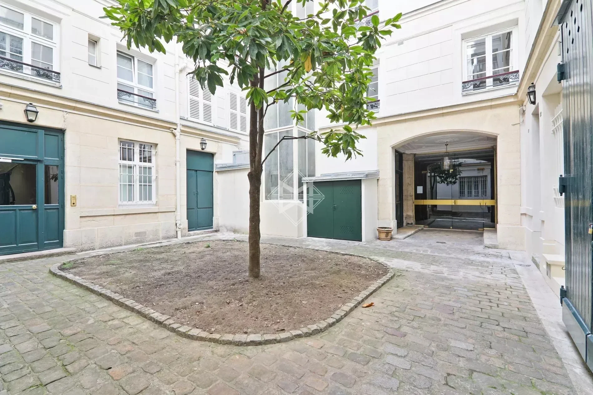 Bac / Grenelle - Rare Parisian apartment