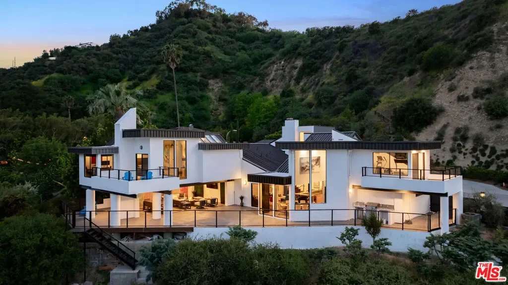 3372 Longridge Terrace, Los Angeles, California, United States. - Photo 14