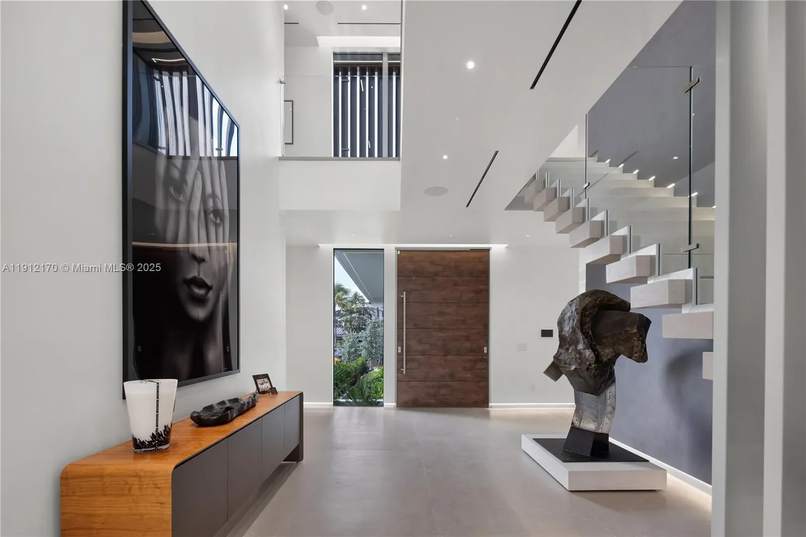 501 Palm Dr, Hallandale Beach, Florida, United States. - Photo 6