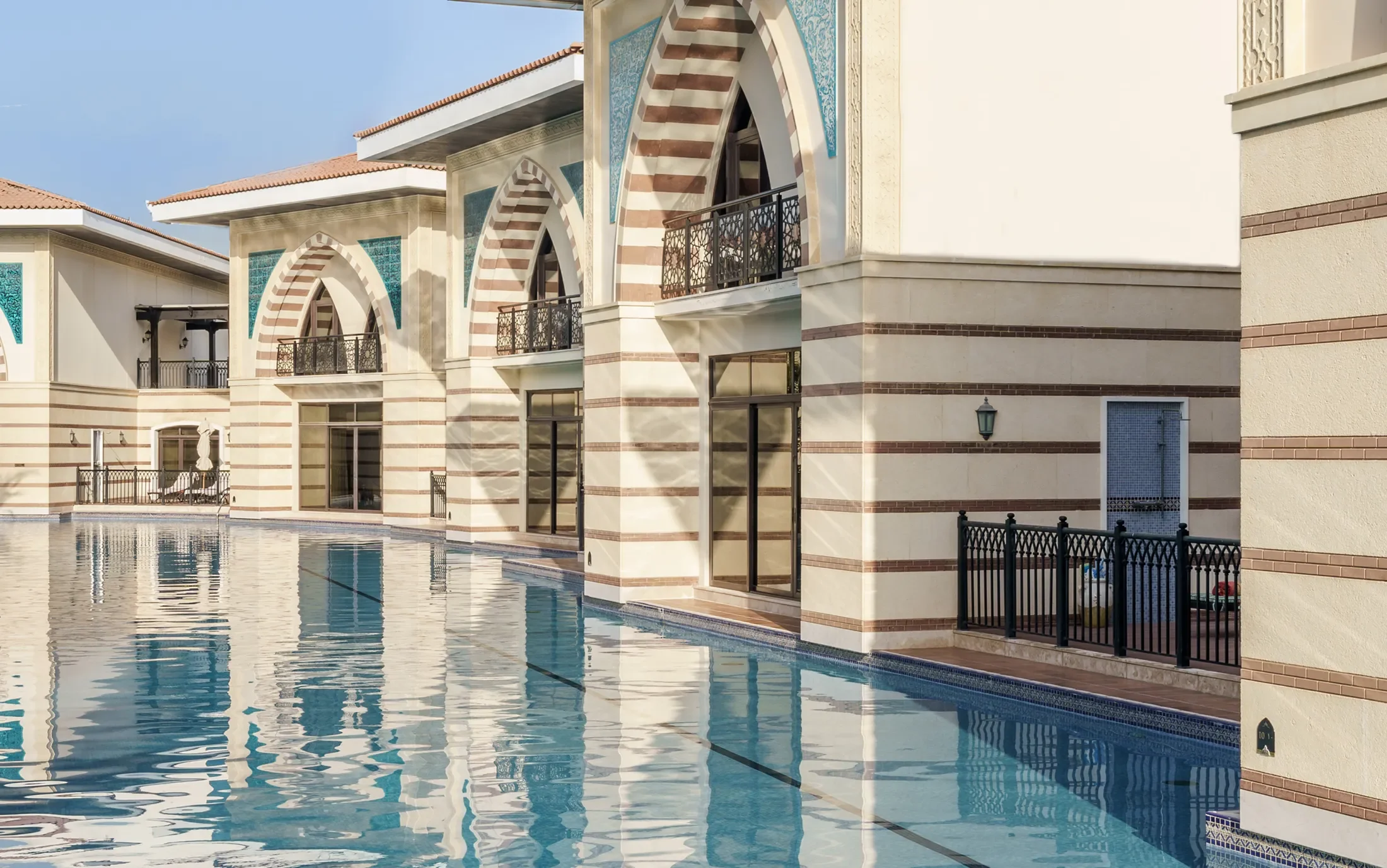 Crescent Rd - The Palm Jumeirah - Dubai - United Arab Emirates, Dubai, Dubai, United Arab Emirates. - Photo 2