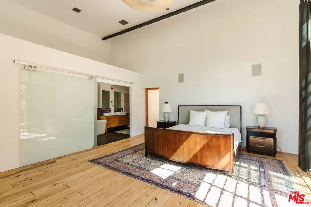 562 Stassi Lane, Santa Monica, California, United States. - Photo 27