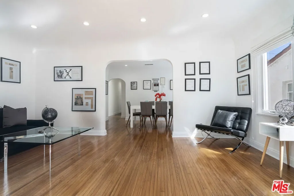 9037 Elevado Street, Los Angeles, California, United States. - Photo 12