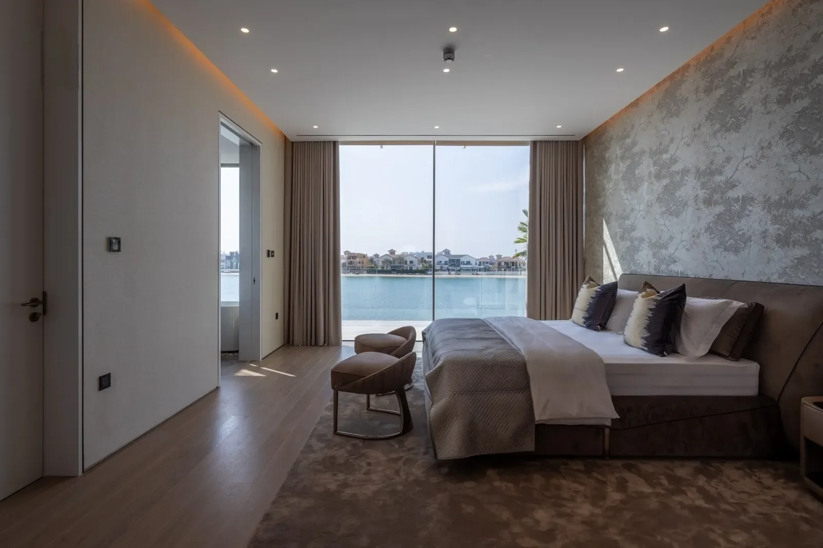 Custom Built 5BR Villa I Atlantis View I Furnished I New