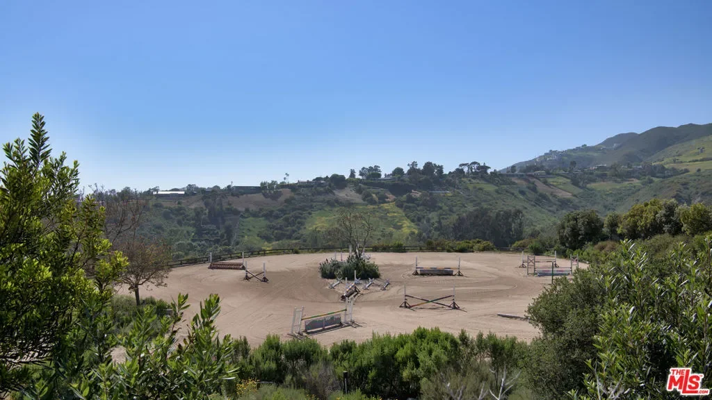 5900 Bonsall Drive, Malibu, California, United States. - Photo 13