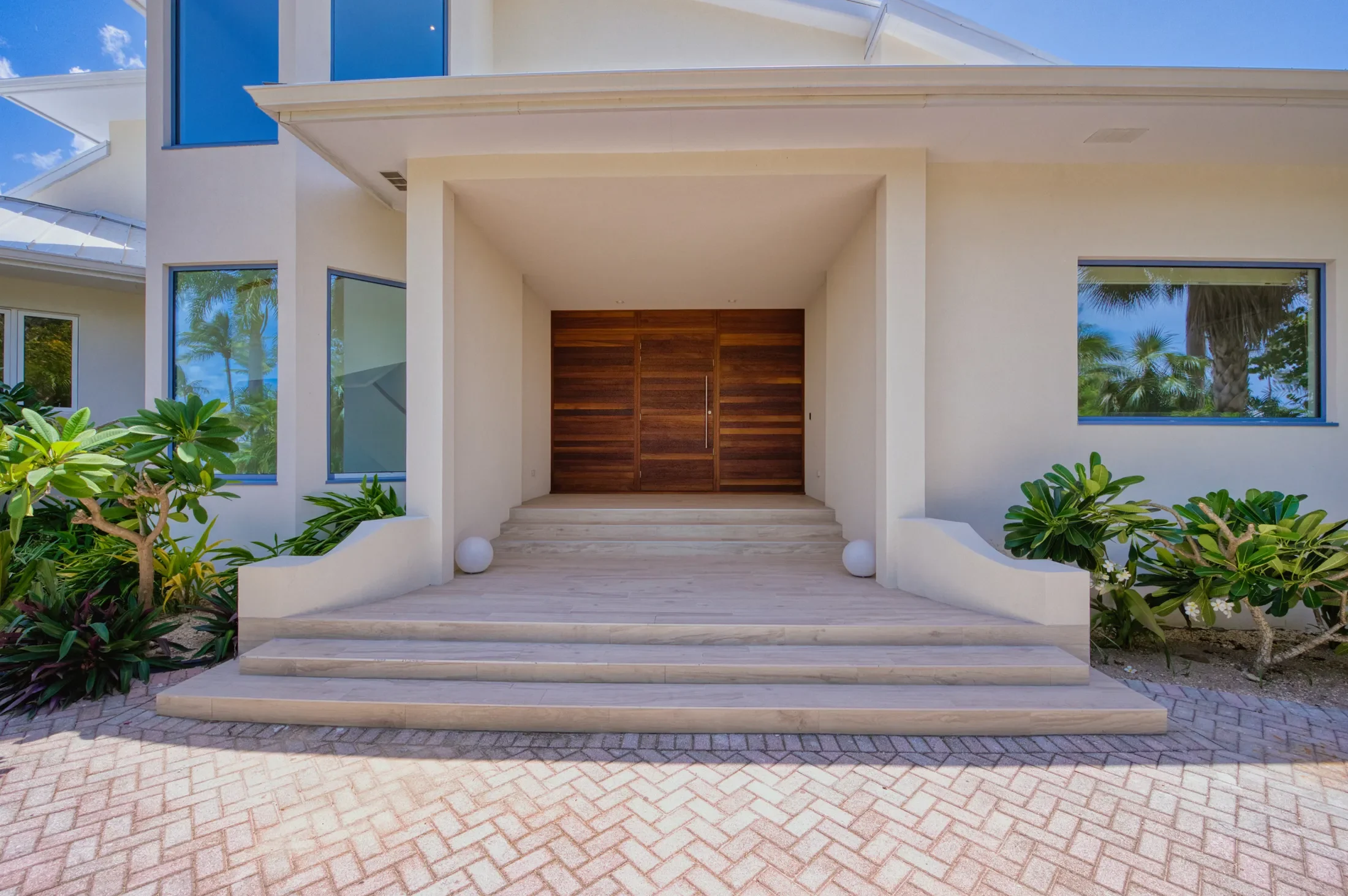 Exterior photo 12