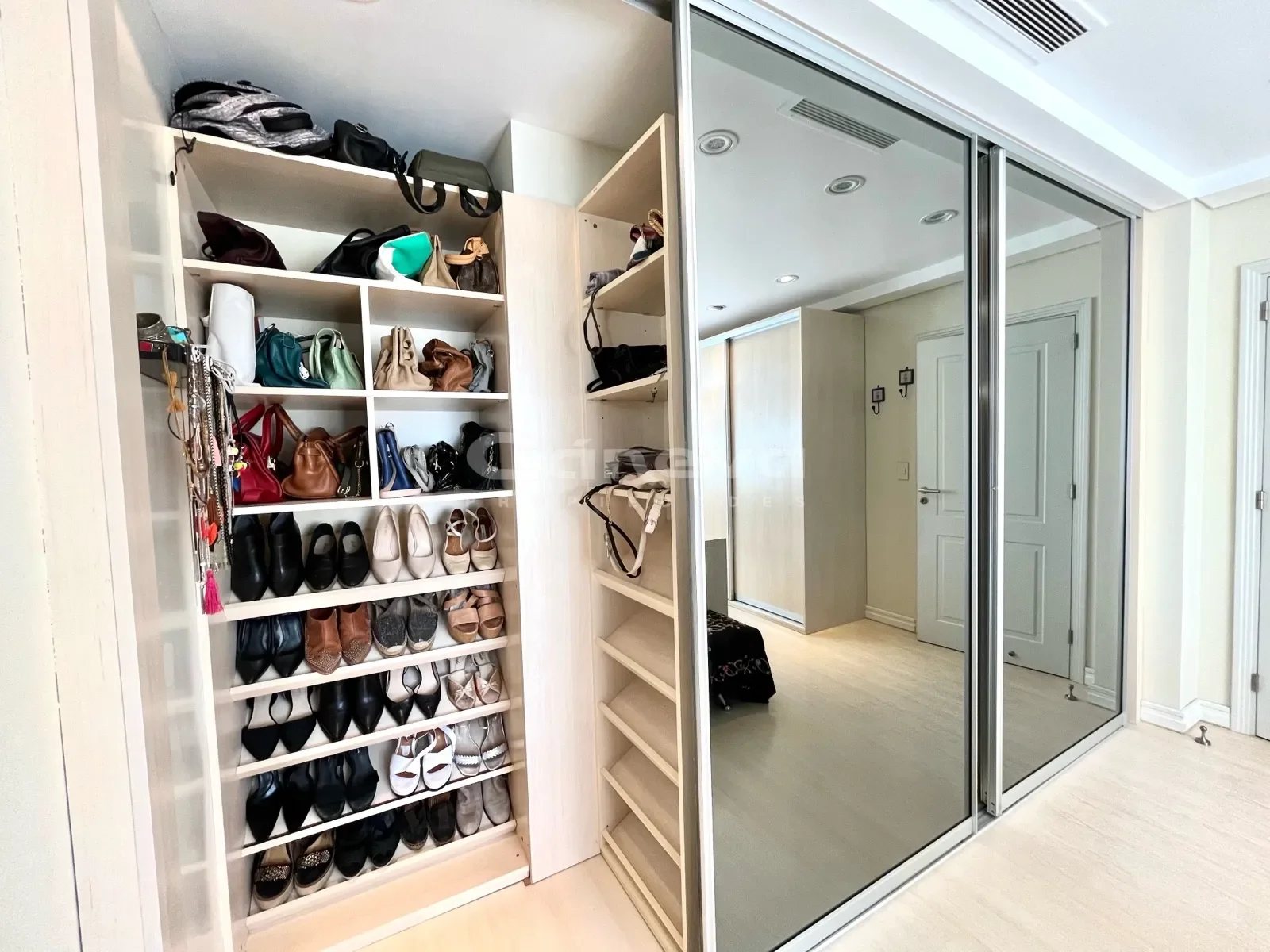 Gallery photo 6