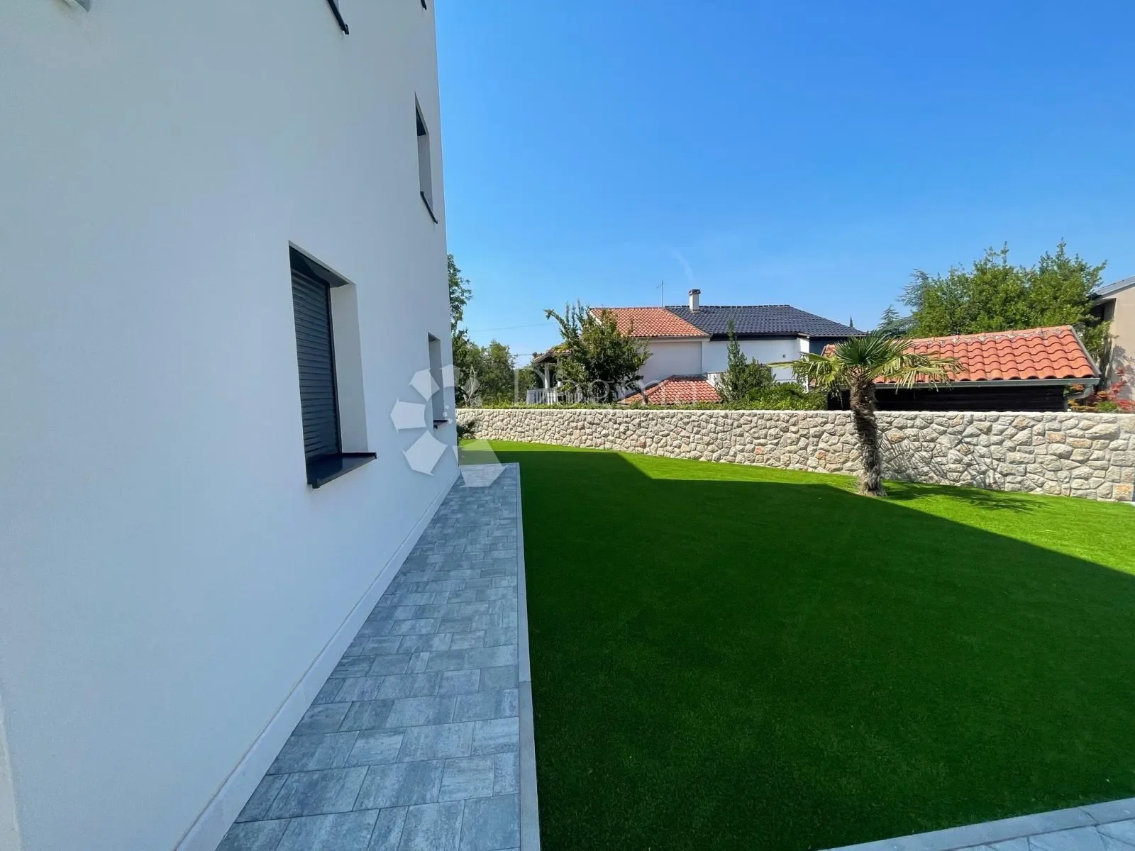 Exterior photo 11
