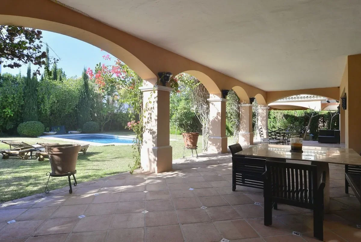 Exterior photo 3