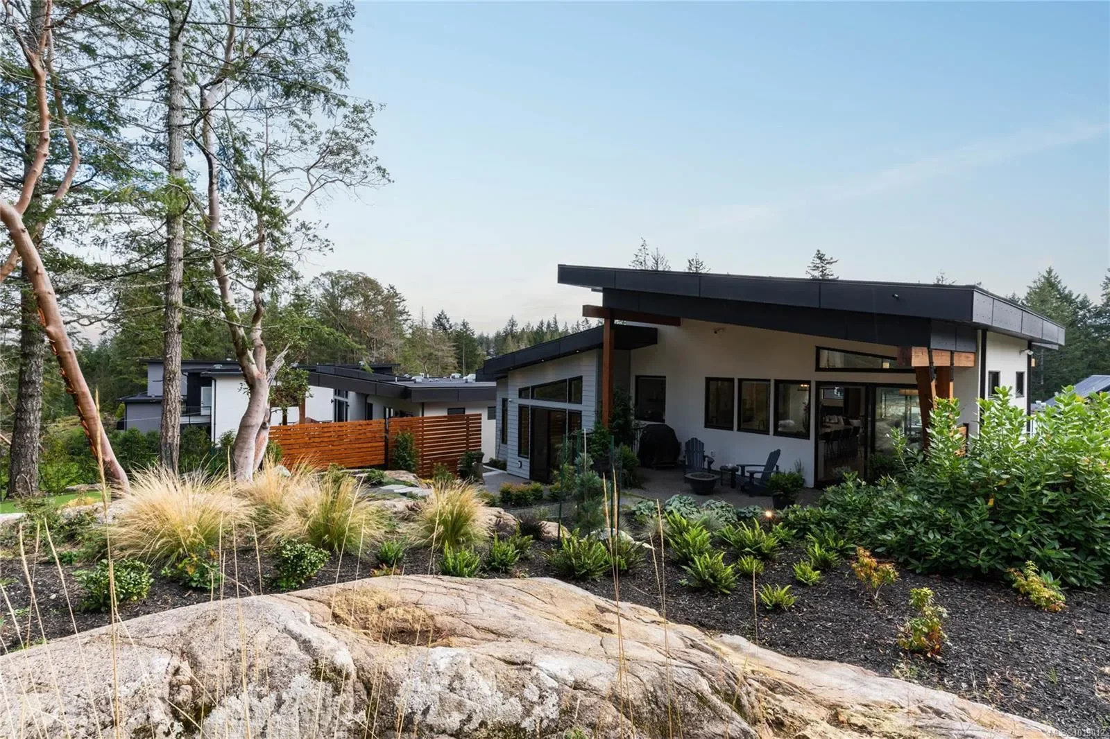 640 Medalist Ave, Colwood, British Columbia, Canada. - Photo 17