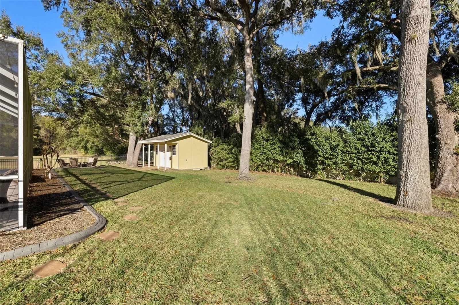 Exterior photo 12