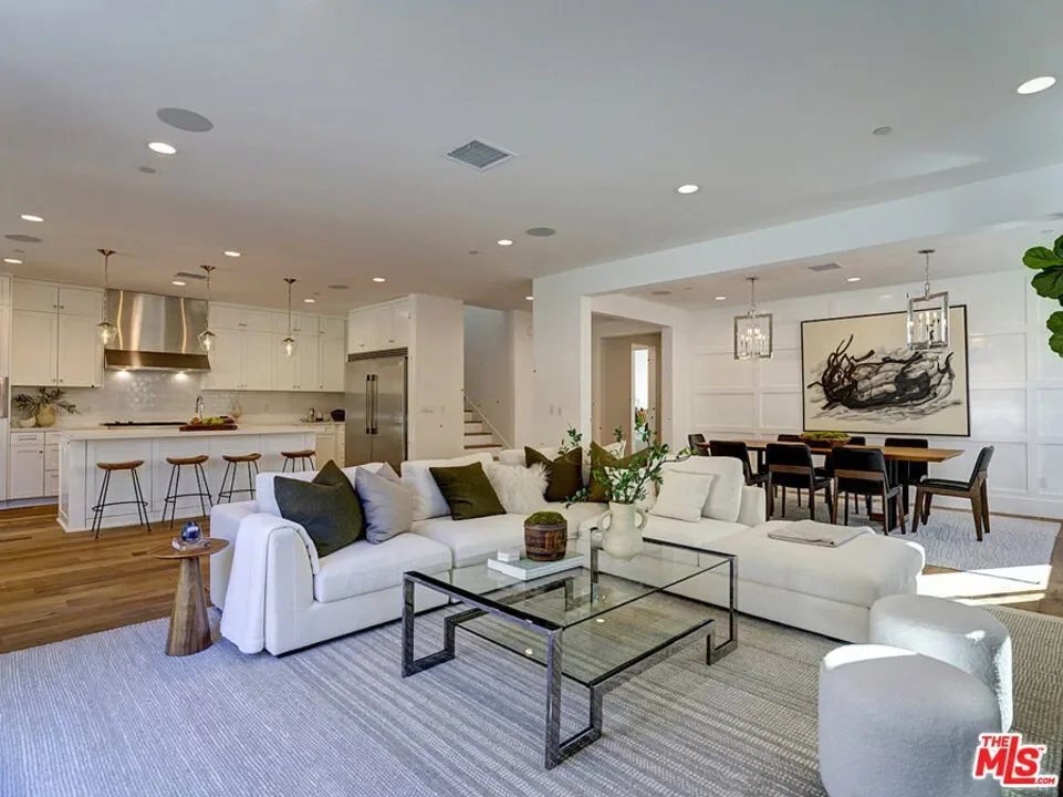 4747 Ambrose Avenue, Los Angeles, California, United States. - Photo 13