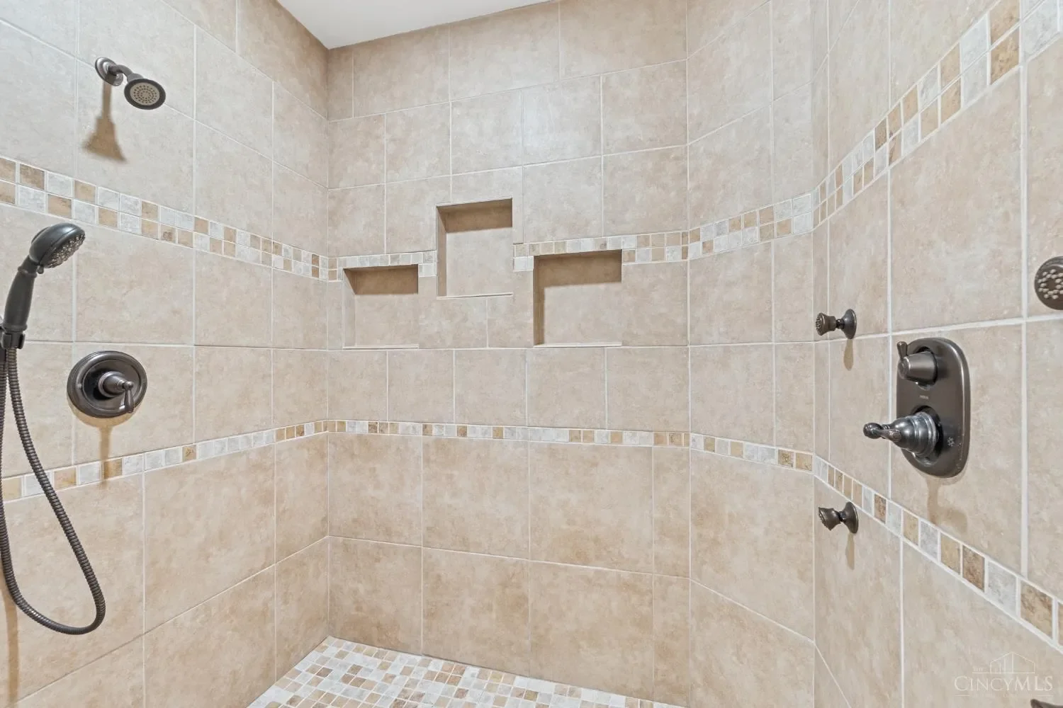 163 Compton Road, Wyoming, OH 45215, Wyoming, Ohio, United States. - Photo 20