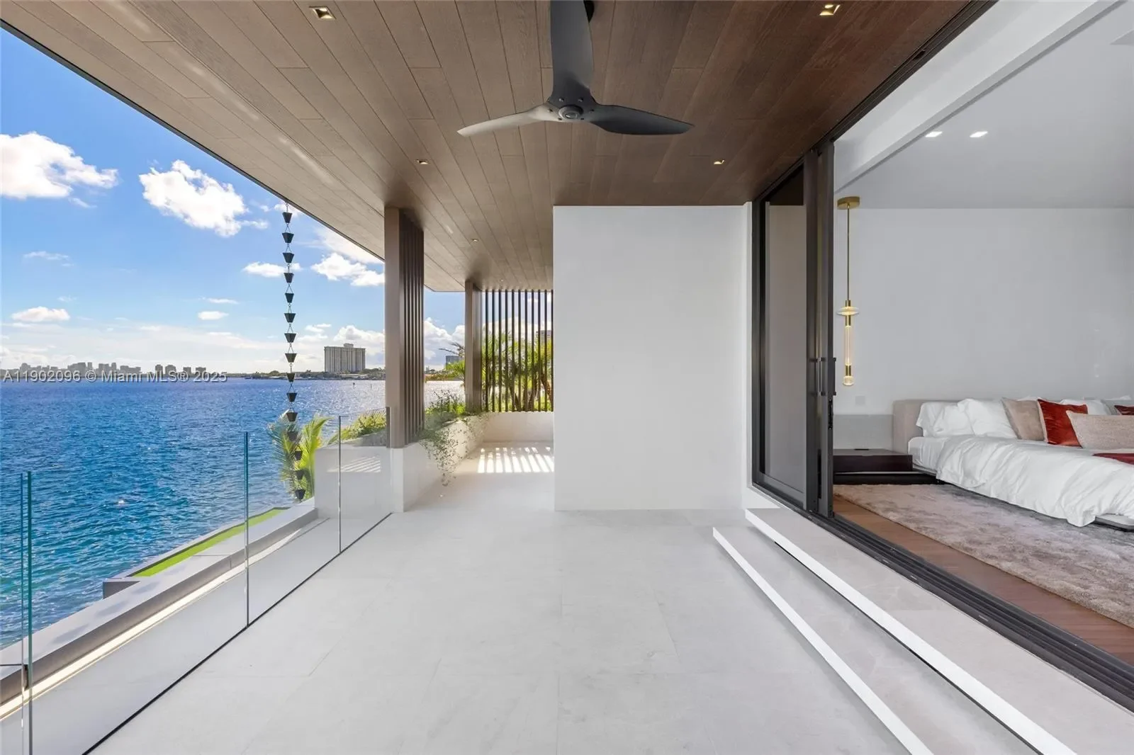 11404 N Bayshore Dr, North Miami Beach, Florida, United States. - Photo 32