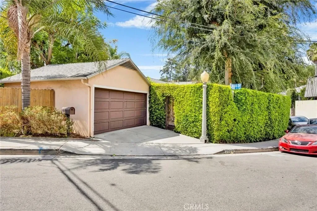 3398 Floyd, Los Angeles, California, United States. - Photo 6