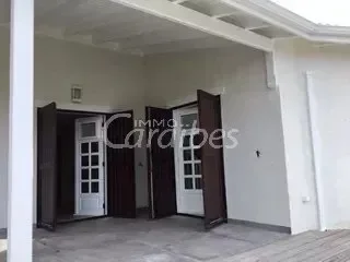 Exterior photo 1