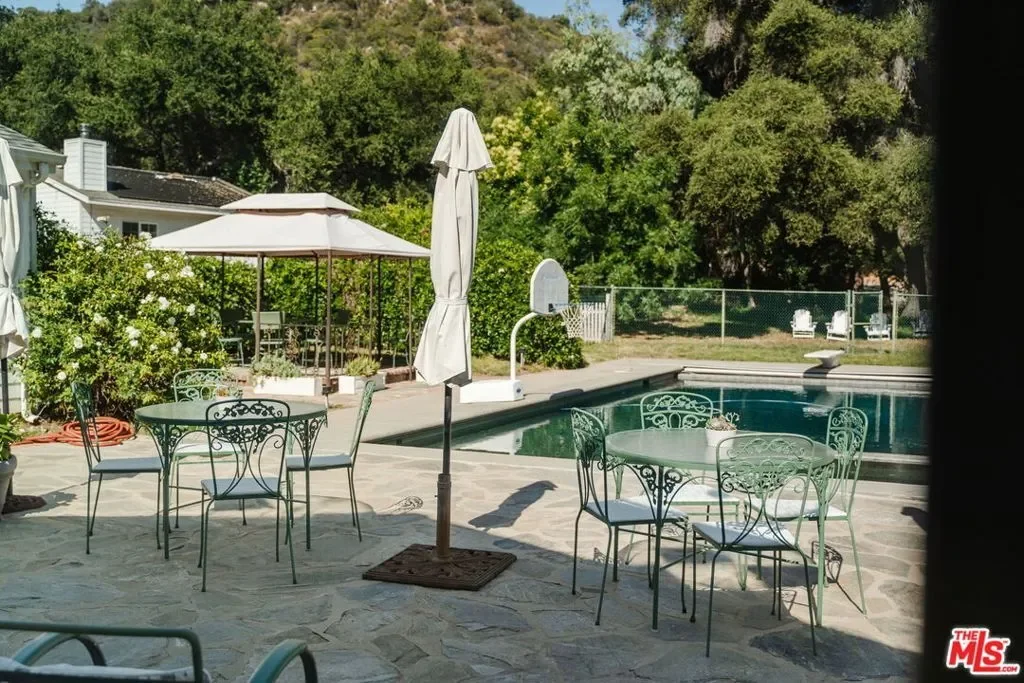 1520 Bonnell Drive, Topanga, California, United States. - Photo 50