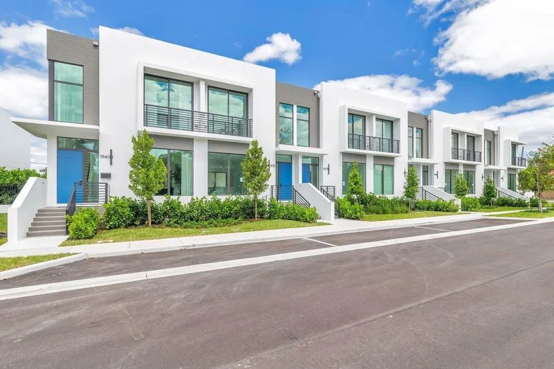 Dock Street, West Palm Beach, Florida, United States. - Photo 27