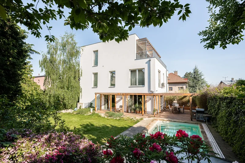 Spacious Architect-Designed Villa with Panoramic Views