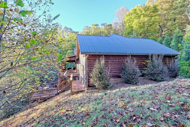 407 Blackberry Drive, Rabun Gap, GA 30568, Rabun Gap, Georgia, United States. - Photo 51