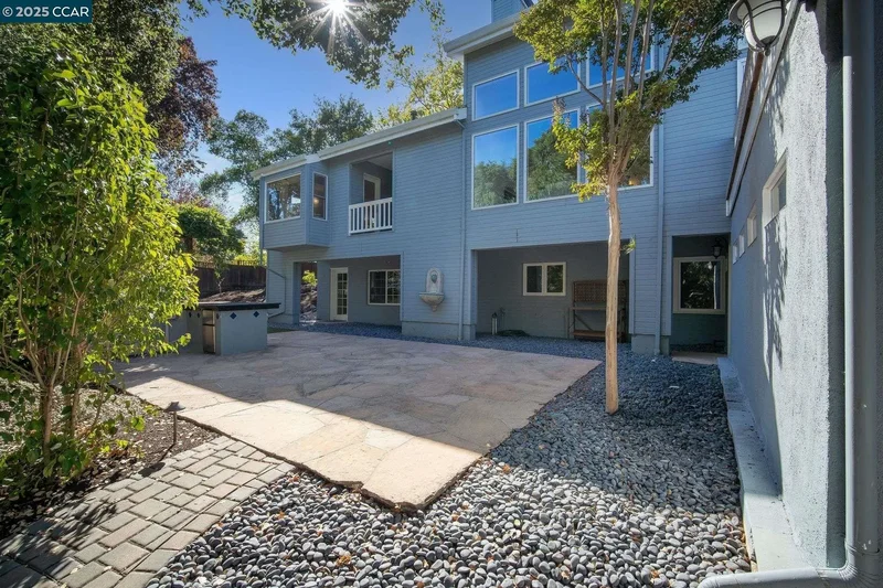 33 Altamount Drive, Orinda, California, United States. - Photo 46