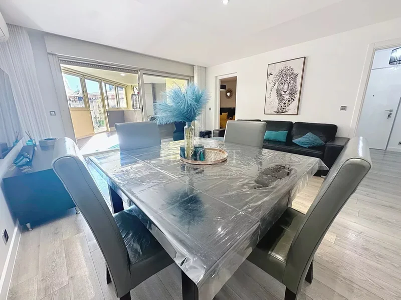 Renovated 2‑bedroom apartment with garden and veranda – Beausoleil, steps from Monaco